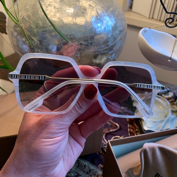 Authentic BURBERRY 59mm Oversized square logo acetate/metal sunglasses - Picture 13 of 15